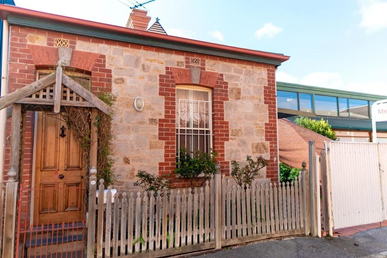 Aparthotel North Adelaide Heritage Cottages & Apartments