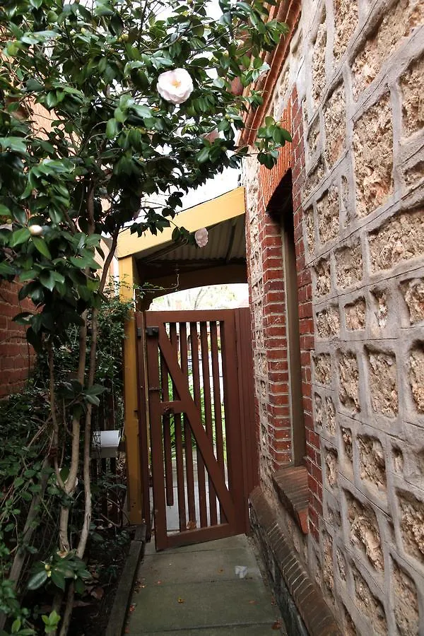 North Adelaide Heritage Cottages & Apartments 4*,