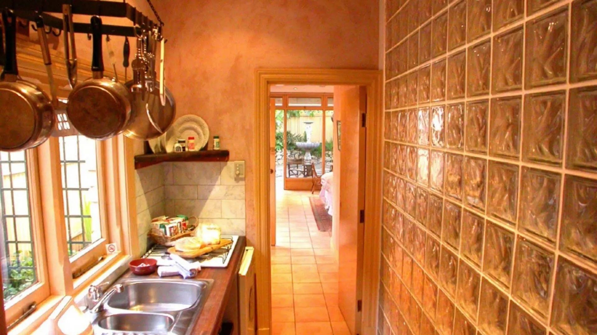 **** Aparthotel North Adelaide Heritage Cottages & Apartments Australia
